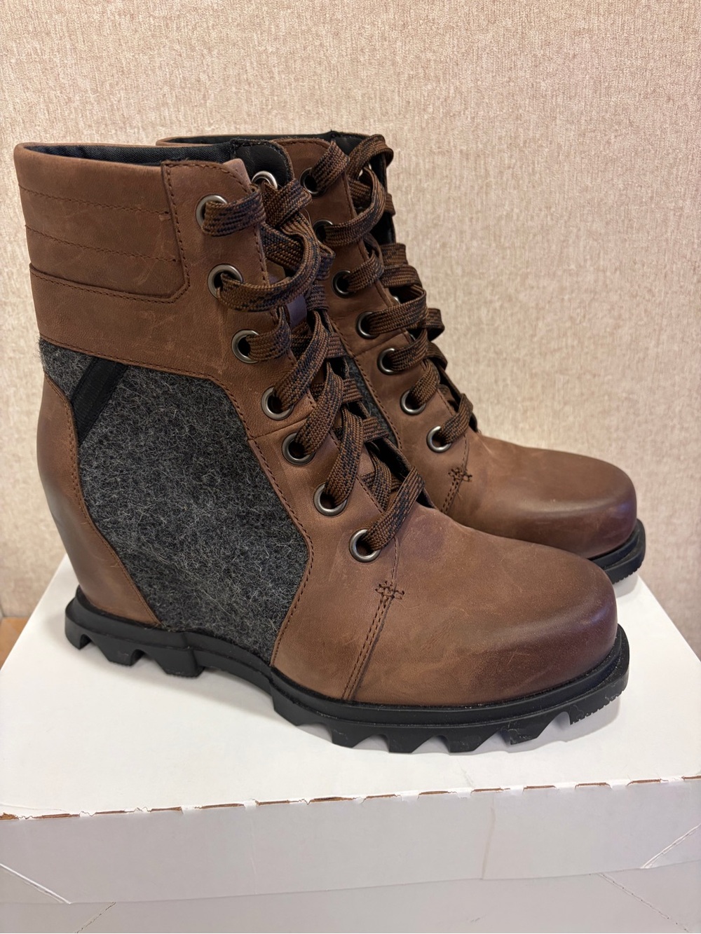 Sorel Women’s Joan of Arctic Wedge III Lexie Bootie